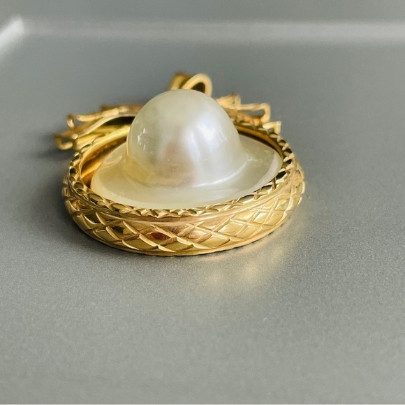 Estate 14k Yellow Gold Floating Mabe Pearl Ribbon Design Dangle Unique P… - Picture 4 of 9
